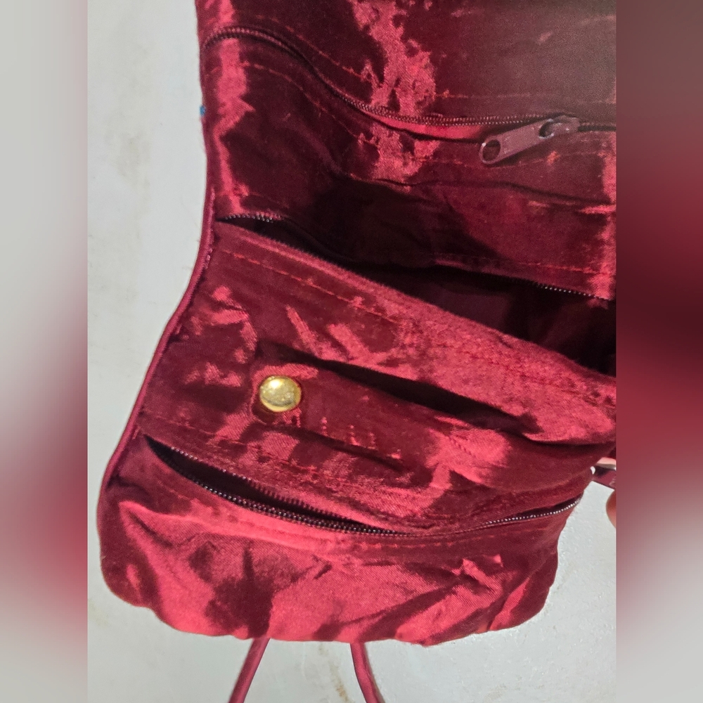 Burgandy Jewelry Roll And 2 Small Jewelry Pouches. - Picture 5 of 13